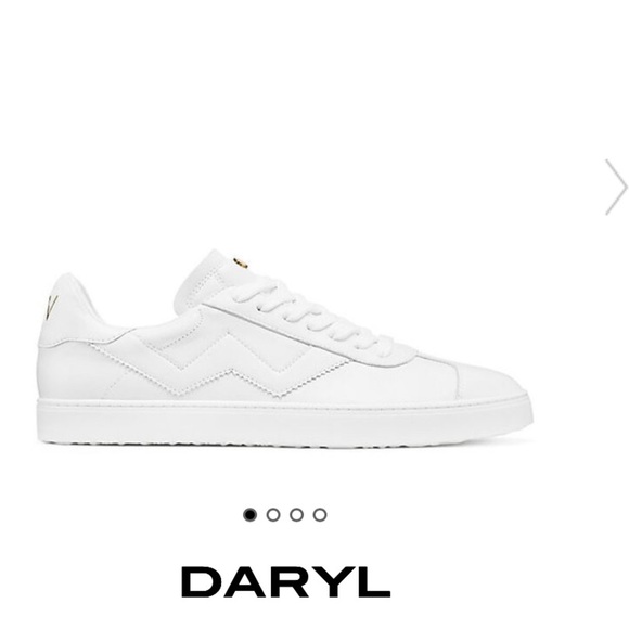 Stuart Weitzman Daryl Pro Low-Top Sneakers - Picture 3 of 17